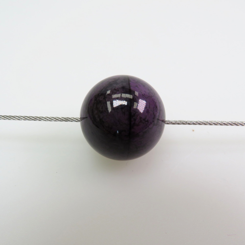 Sugilith Kugel gebohrt (3 mm Bohrung)